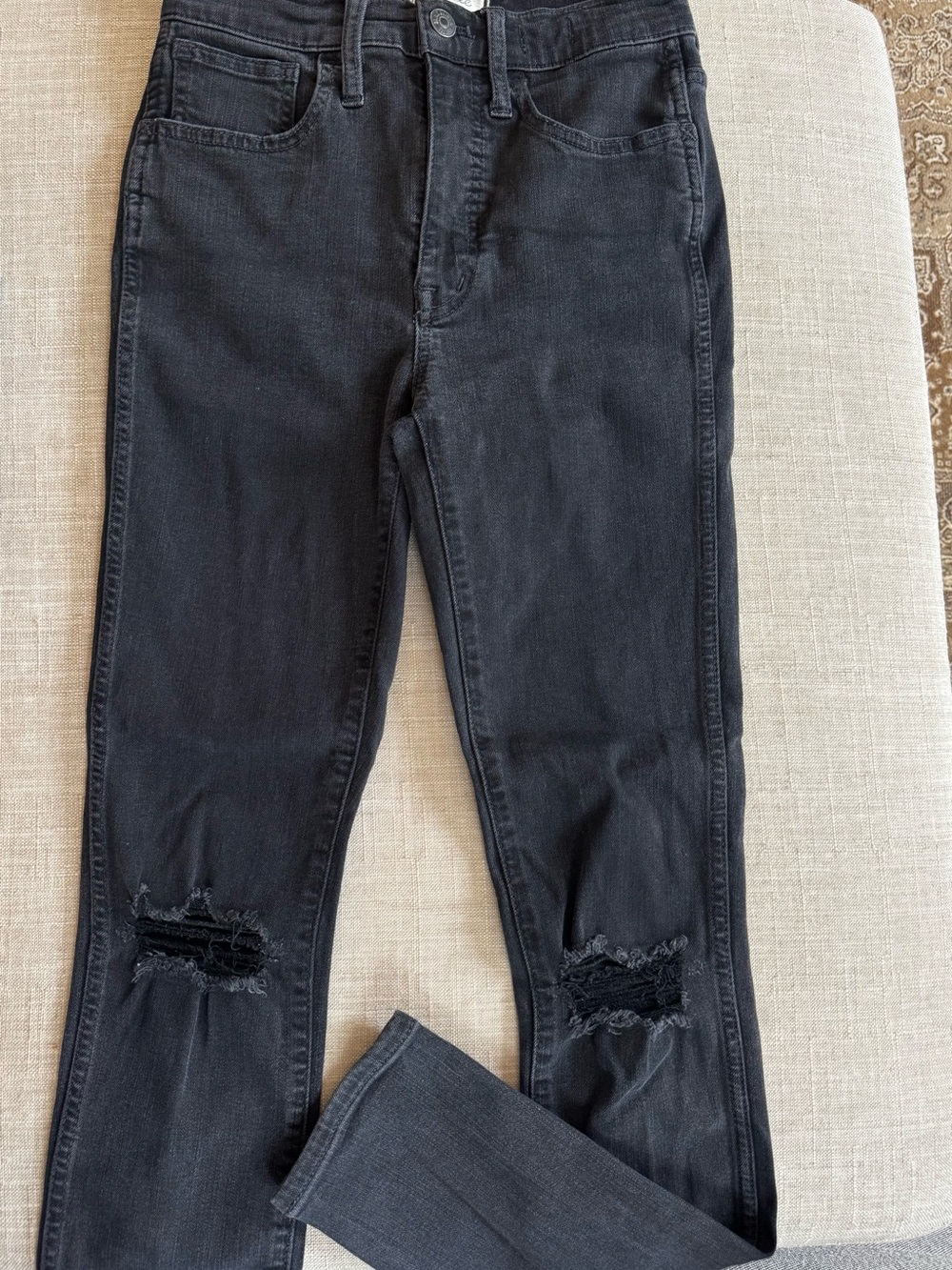Madewell Black Distressed Roadtripper Skinny Jeans 10” inseam size 24